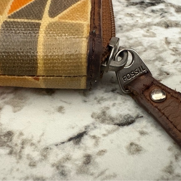 Fossil Tri-Color Geometric Wallet - Picture 6 of 10
